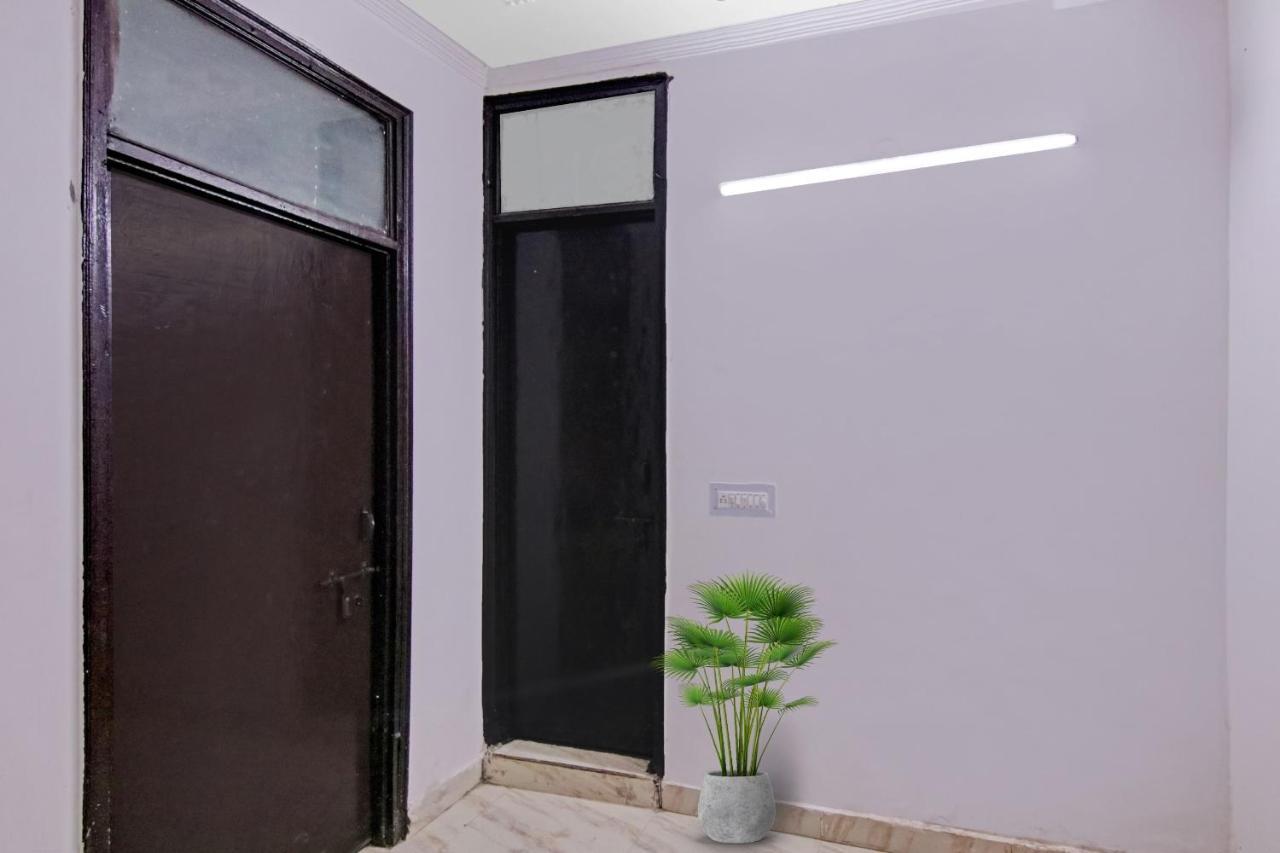 Hotel O Chaudhary Villa New Delhi Exteriör bild